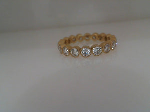 Single Stone 18k yellow gold medium gabby diamond band 1.85tw GHVS-SI